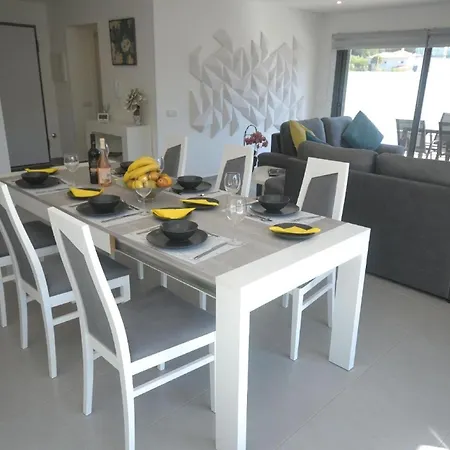 Holiday home Freistehende Mit Beheiztem Pool In Der Naehe Von Straenden Und Der Reizvollen Stadt Sao Martinho Do Porto,
