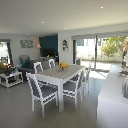 Freistehende Mit Beheiztem Pool In Der Naehe Von Straenden Und Der Reizvollen Stadt Sao Martinho Do Porto, Holiday home *