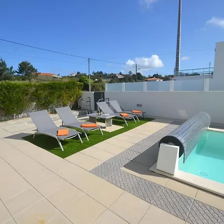 Freistehende Mit Beheiztem Pool In Der Naehe Von Straenden Und Der Reizvollen Stadt Sao Martinho Do Porto, Holiday home *