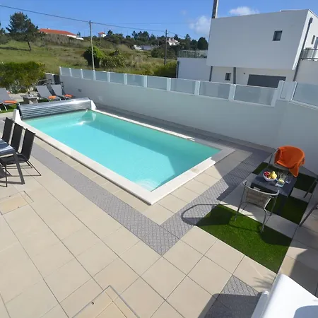 Freistehende Mit Beheiztem Pool In Der Naehe Von Straenden Und Der Reizvollen Stadt Sao Martinho Do Porto,